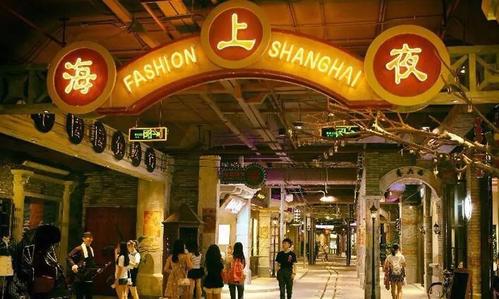 为了丰富业态,位于体育中心附近的时尚天河地下商场迈出了其完善商业