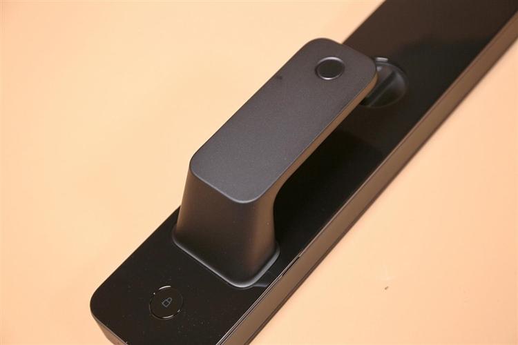 指纹一触全搞定 小米全自动智能门锁评测体验开锁变成