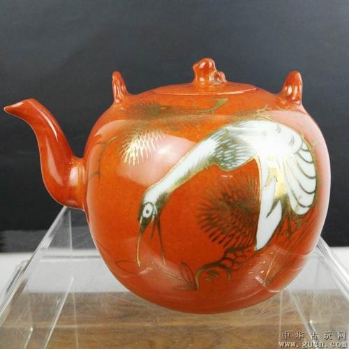 黄红描金余元昌造松鹤延年茶壶