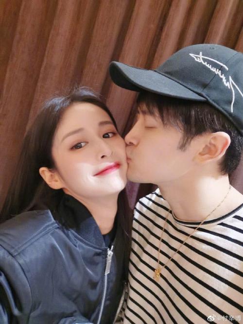 颖儿自曝?和?付辛博每天都会聊天一小时,小月亮很有表演天赋