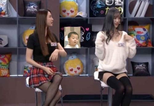 cf赛事中疯狂秀腿的4大女解说,歆儿上榜,傍一让腐团儿