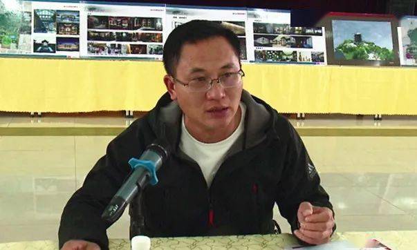 鹤庆县委书记段红丽县长张洪军带队到鹤庆乾酒有限公司调研