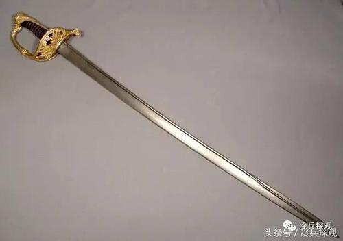 华丽的抄袭:日本军刀只把英国军刀护手背金浮雕改成