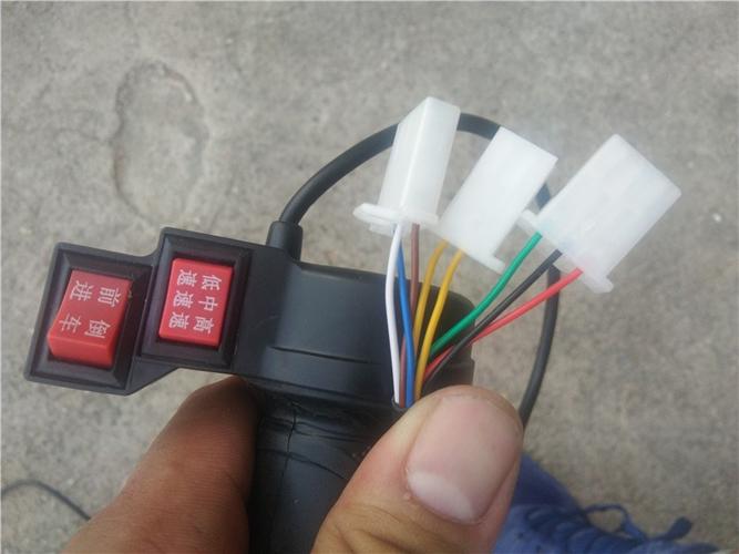 热卖包邮24v36v48v60v72v巡航转把锂电车电压显示电动车三档带锁转把