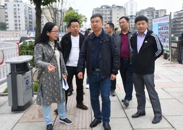 罗杰率队调研足球比分直播,天下足球网:棚户区改造项目建设推进情况
