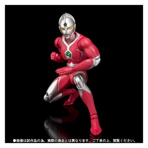 乔尼亚斯是来自u40星云的奥特战士,是日本圆谷株式会社和日升公司联合