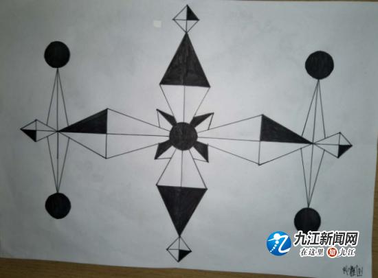 九江市鹤湖学校举行八年级《美丽的轴对称图形》绘画比赛