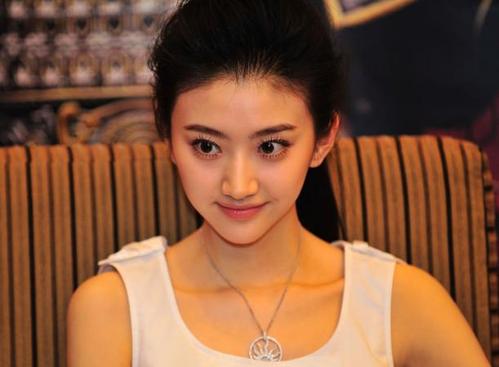 景甜被称为"年轻版许晴"?原来除了外表,她们还有这些共同之处