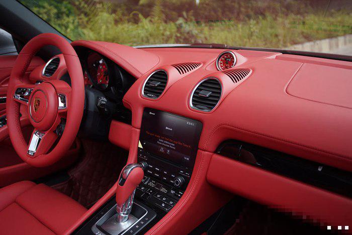 保时捷718boxster折腾内饰全车真皮改成中国红色调