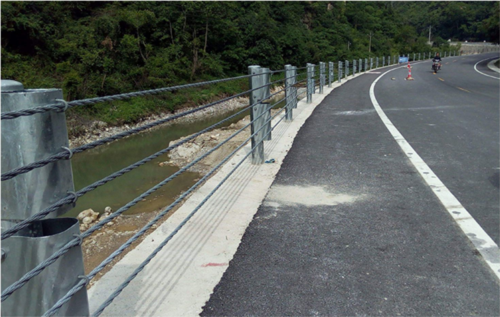 高速公路绳索护栏河道柔性五索护栏景区缆索护栏缆绳钢丝护栏厂家