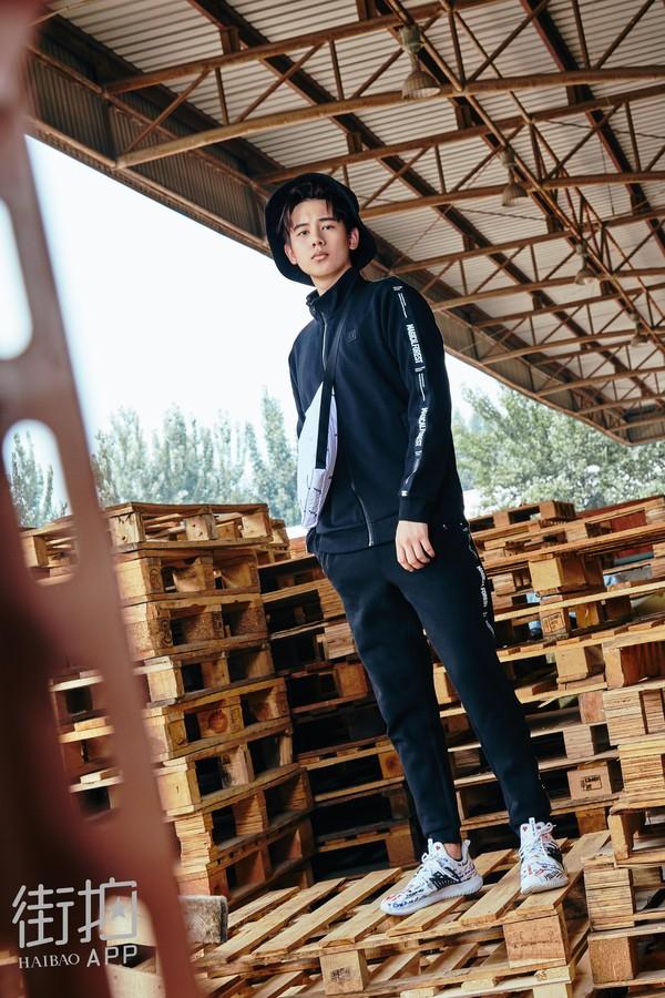 「这就是街拍」vol.15 从"小戏骨"到中戏新生,胡先煦的18岁不迷茫!