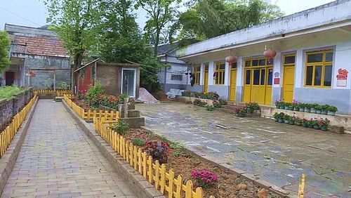 黔南贵定:"庭院经济"美了乡村富了村民