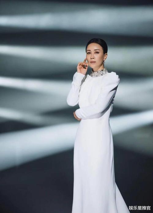 歌坛"大姐大"那英,与王菲始于麻将,却始终排斥刀郎