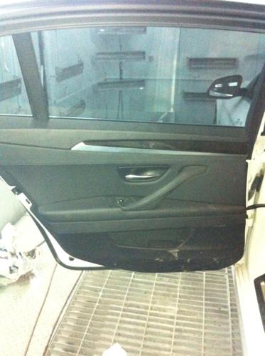 14款宝马525 门板怎么拆