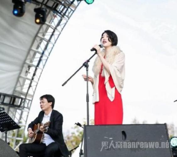李亚鹏女友晒照围观李亚鹏新女方微博,原来其英文名是susie wu,是一名