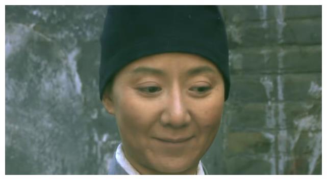 其实原因非常简单,甄嬛想得更加深远,当静白师太屡次针对甄嬛的时候