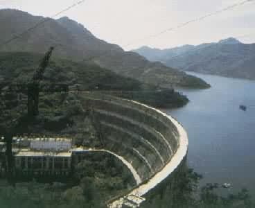 重力拱坝