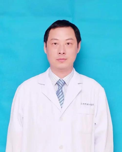 谢骏  