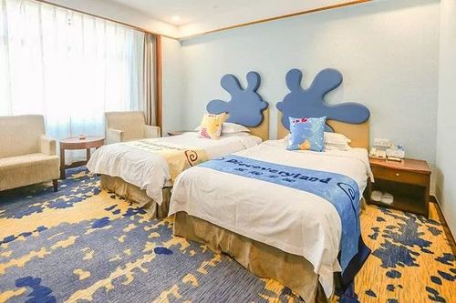 入住发现王国西式/日式标准间1晚,包含两日双人无限次入园门票,为你