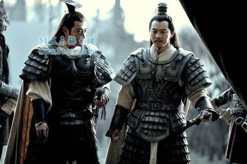 孙策和孙权两个人是亲兄弟,都是孙坚的儿子,孙坚死后由孙策几位,作为