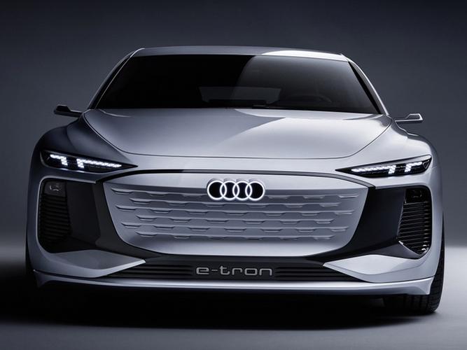 奥迪发布三款新车预告图片 推出首款mpv