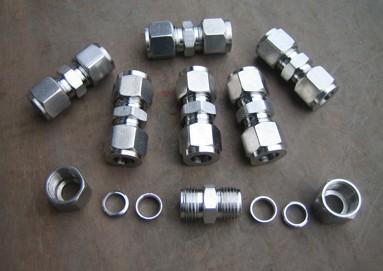 供应产品 卡套式管接头 Ф6～Ф14不锈钢卡套弯通接头