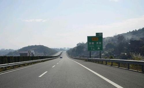 衡阳到永州的高速一条准备大修另一条准备开工是重复建设吗