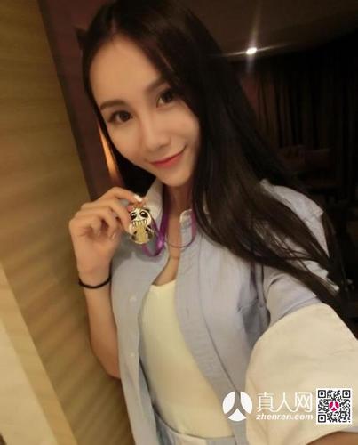 hello女神胡小雪个人资料是并不需要出镜的dj,但是她对自己的身材仍然