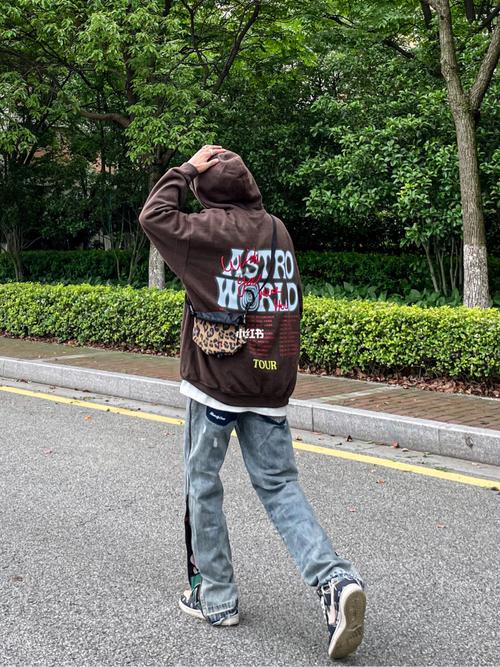 travis scott永远的神_ootd_穿搭_薯条_ootd_潮流_穿