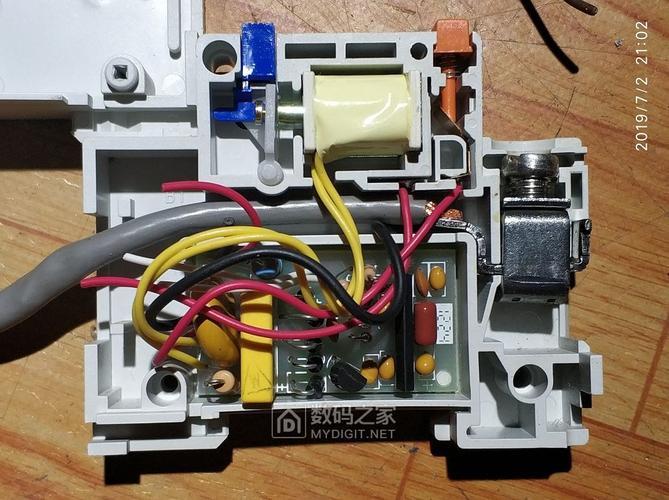 正泰4p漏电保护器拆解