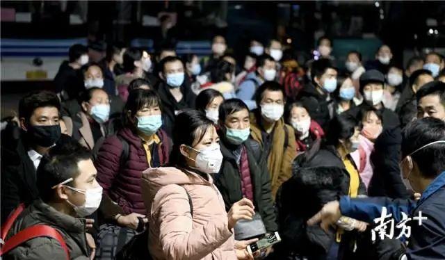 路人不戴口罩?疫情还未结束啊喂!