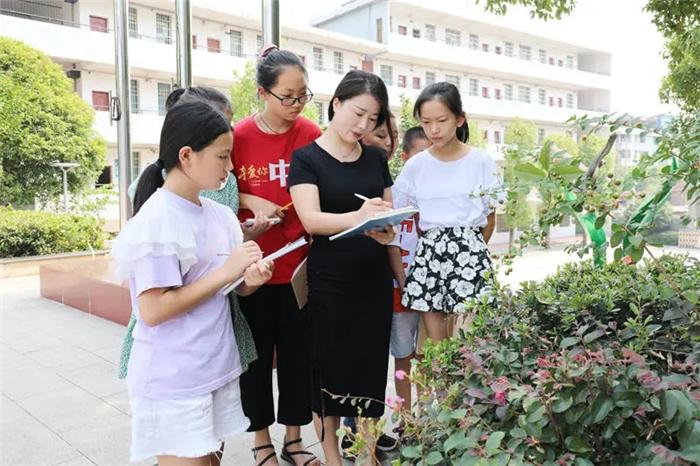 衡阳呆鹰岭中学:一面锦旗谢师恩