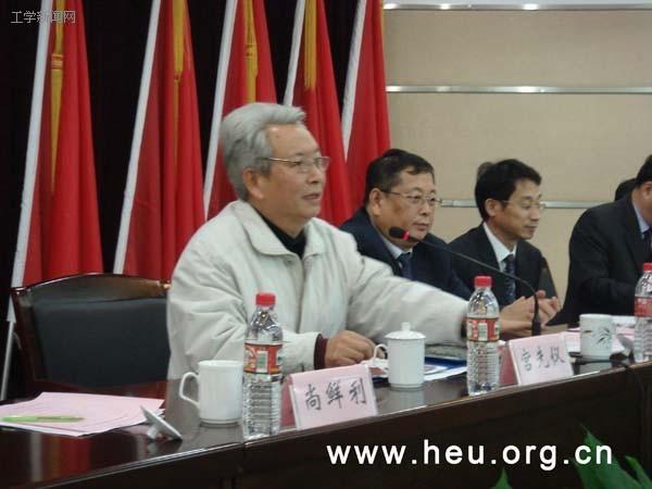 宫先仪院士代表校友发言
