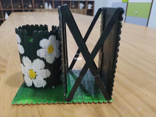 雪糕棒笔筒_雪糕_笔筒_手工制作_华晨宇_墨绿色_丙烯