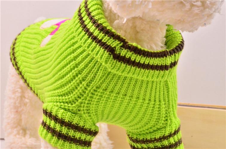 狗狗衣服秋冬款泰迪比熊针织毛衣宠物休闲毛线衫厂家直销