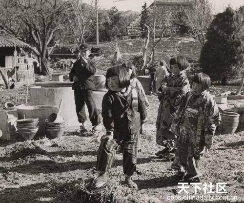 老照片上的各国儿童的童年时光