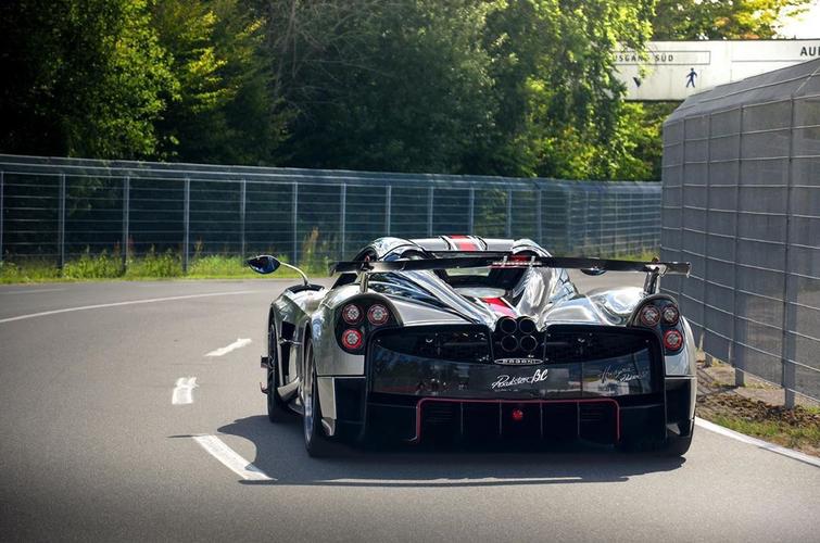 帕加尼huayra roadster bc满满的人民币的味道!