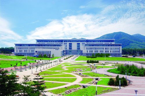  p> b>大连民族大学 /b>(dalian minzu university)位于辽宁省大连市