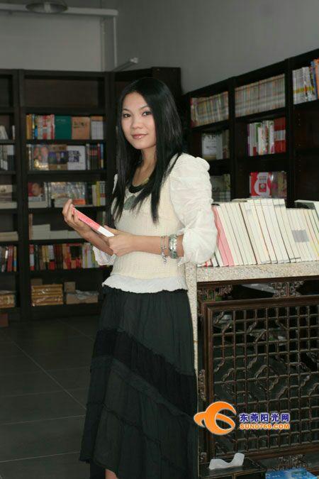 东莞广电主持人张卡美图专辑(来于网络)