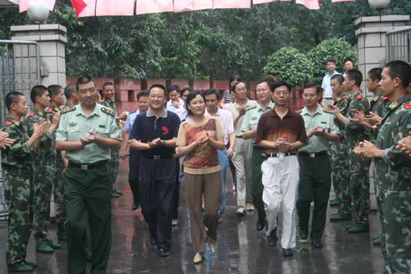 军地双拥情更浓-乐山市中区新闻网