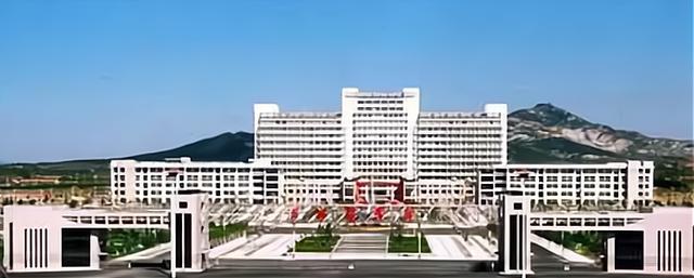 济宁医学院临床医学在哪个校区