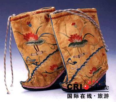 探秘承载清代女子痛楚的弓鞋