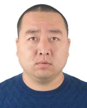 郑龙龙,男,身份证号:150207198907182012,户籍登记地主:内蒙古包头市