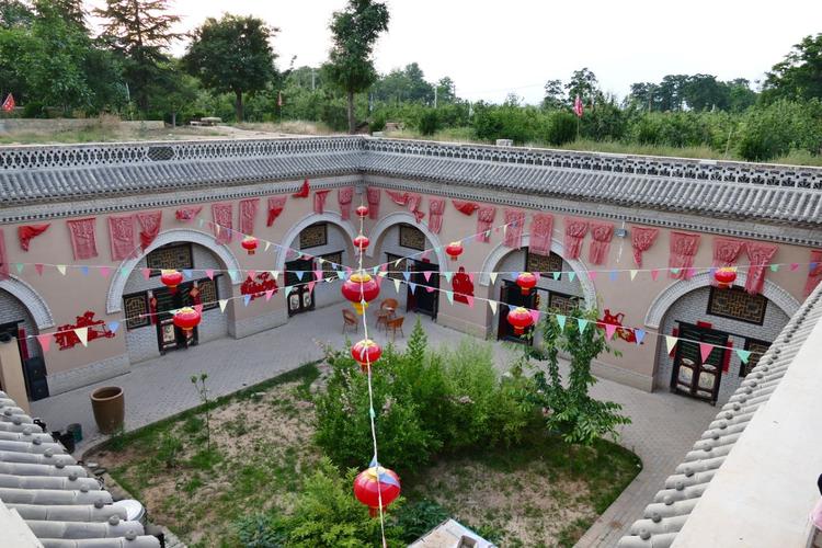 陕州地坑院