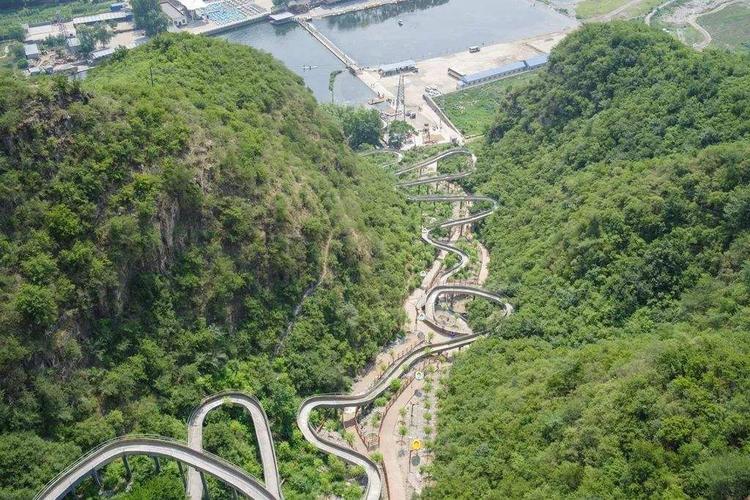 刘家河水上乐园位于风景秀丽的5a景区