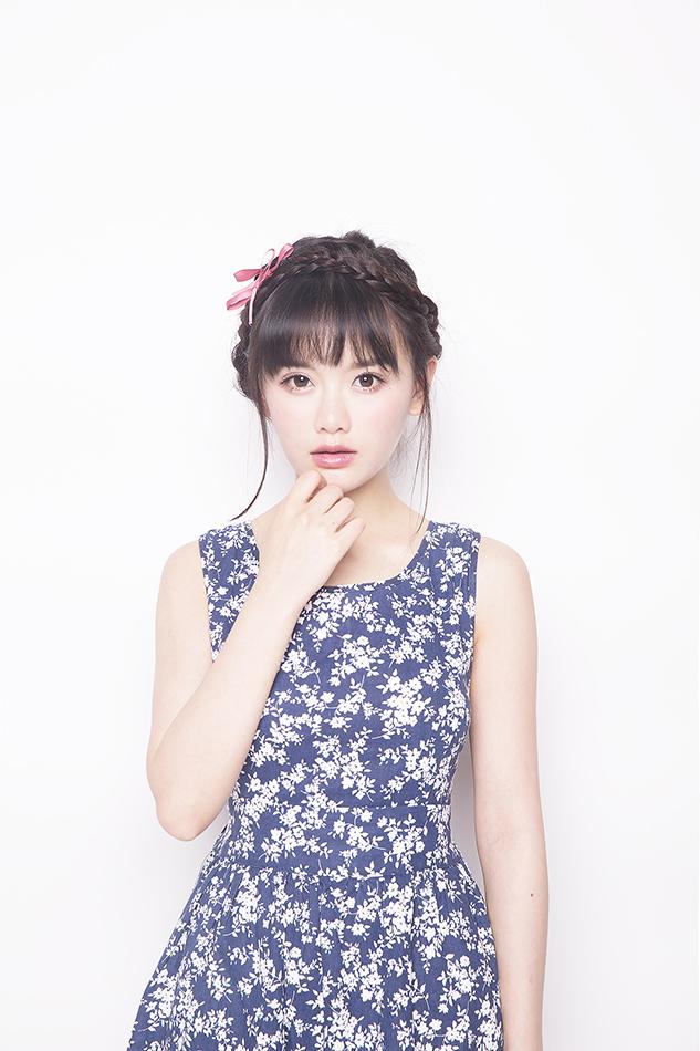 组图:南笙甜美系写真 嘟嘴卖萌清纯可人