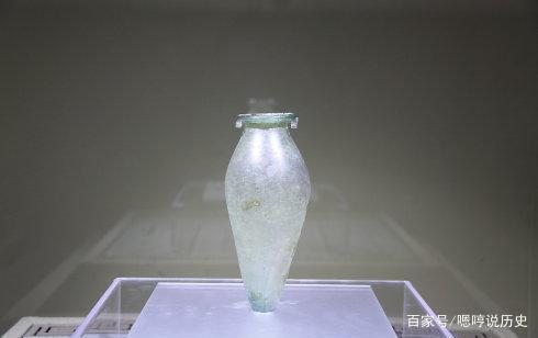 (图二:博物馆中收藏的汉代玻璃器)