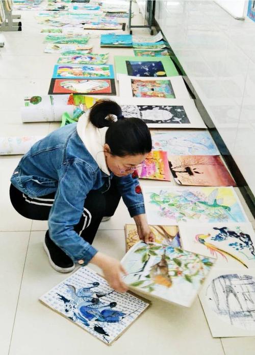 "我为候鸟护航"—第38个"爱鸟周"全盟小学生绘画大赛