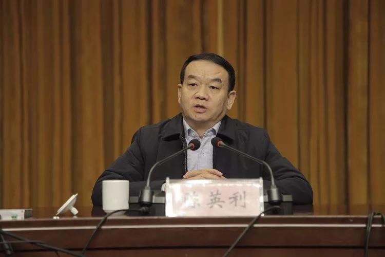 市委组织部副部长陈英利出席开班式并作动员讲话.