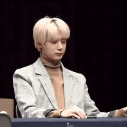 吴京接班人拿放哥蔡亨源成新晋表情包大户谁想是韩团门面